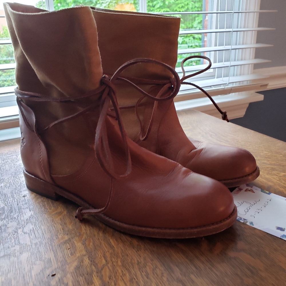 Patricia Nash leather/canvas boots sz 10